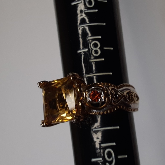 925 Genuine Princess Cut Citrine, Two Tone ring. PRICE IS FIRM. - Picture 4 of 15